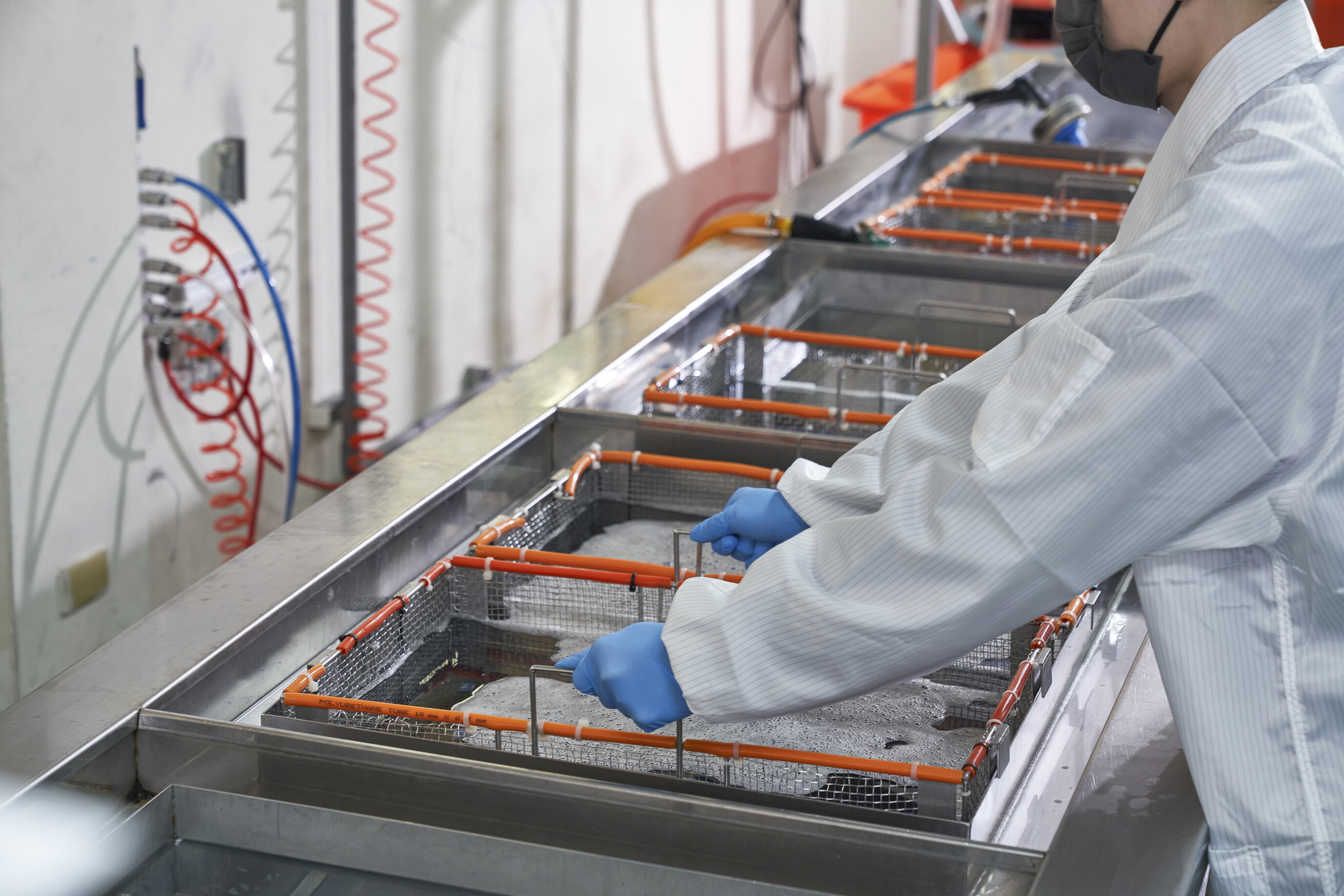 精密清洗与污染物控制